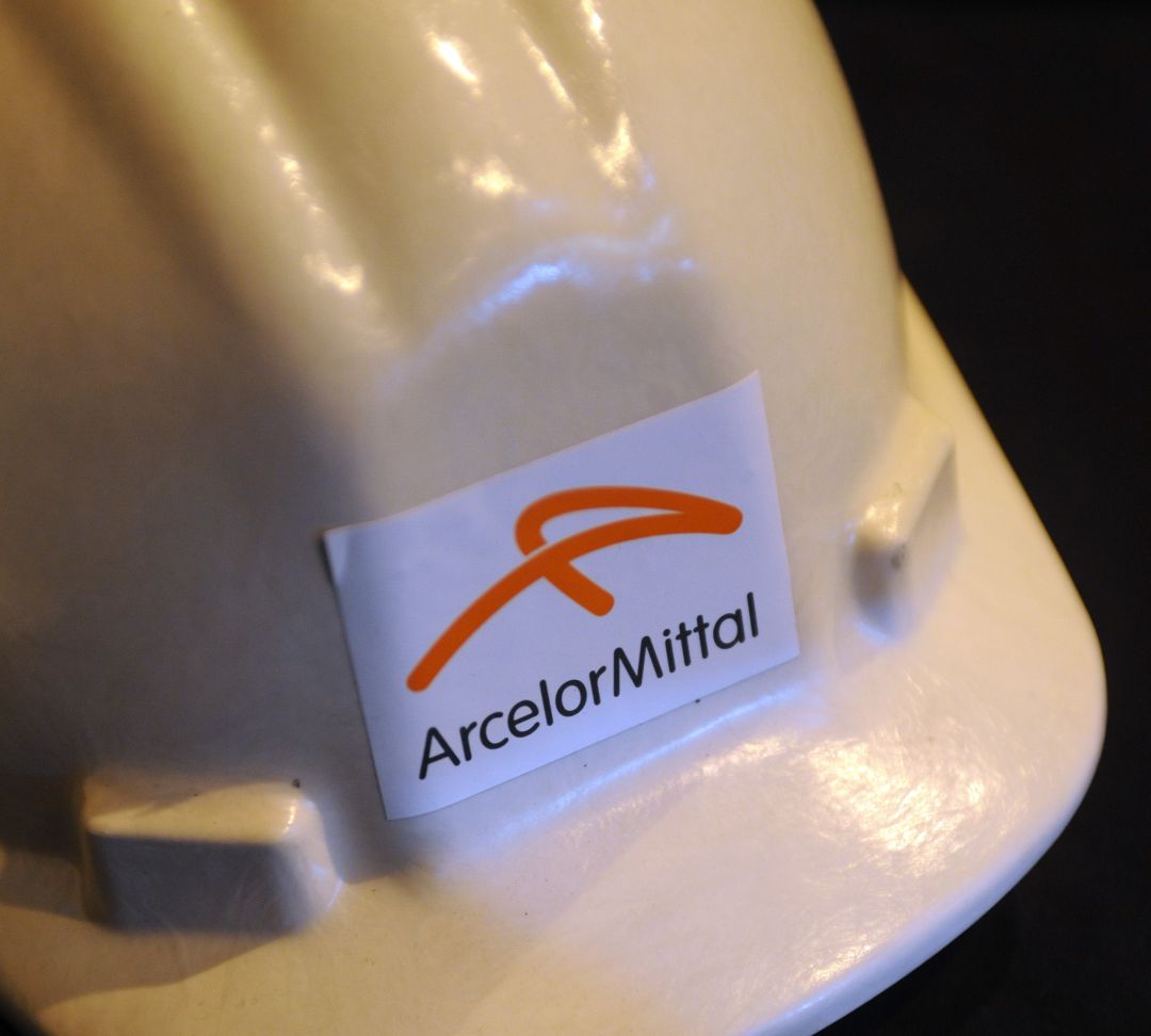 Casco de trabajo de ArcelorMittal. Casco de trabajo de ArcelorMittal.
