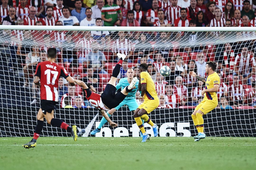 Aduriz decide el primer partido de LaLiga con un brillante gesto técnico Aduriz decide el primer partido de LaLiga con un brillante gesto técnico