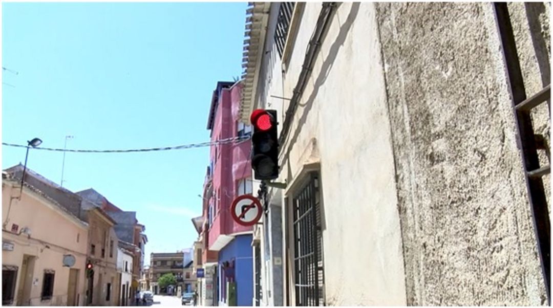 Semáforo donde se ha instalado la cámara Semáforo donde se ha instalado la cámara