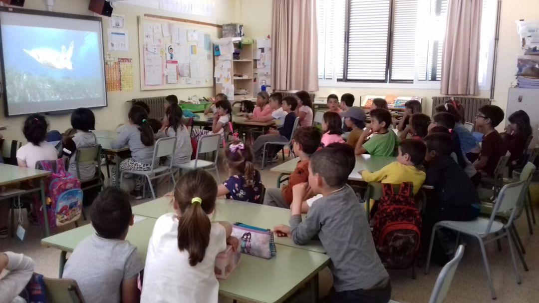 Imagen de archivo de niños en la escuela Imagen de archivo de niños en la escuela