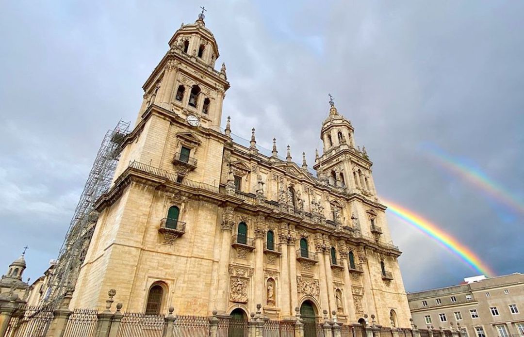 Fachada de la Catedral de Jaén después de un día de lluvia. Fachada de la Catedral de Jaén después de un día de lluvia.