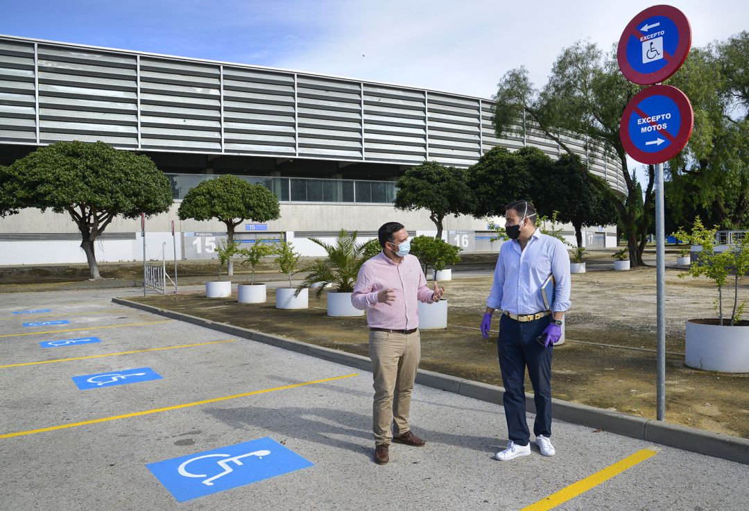 Jesús Alba junto a Abraham Hernández supervisando las mejoras em Chapín Jesús Alba junto a Abraham Hernández supervisando las mejoras em Chapín