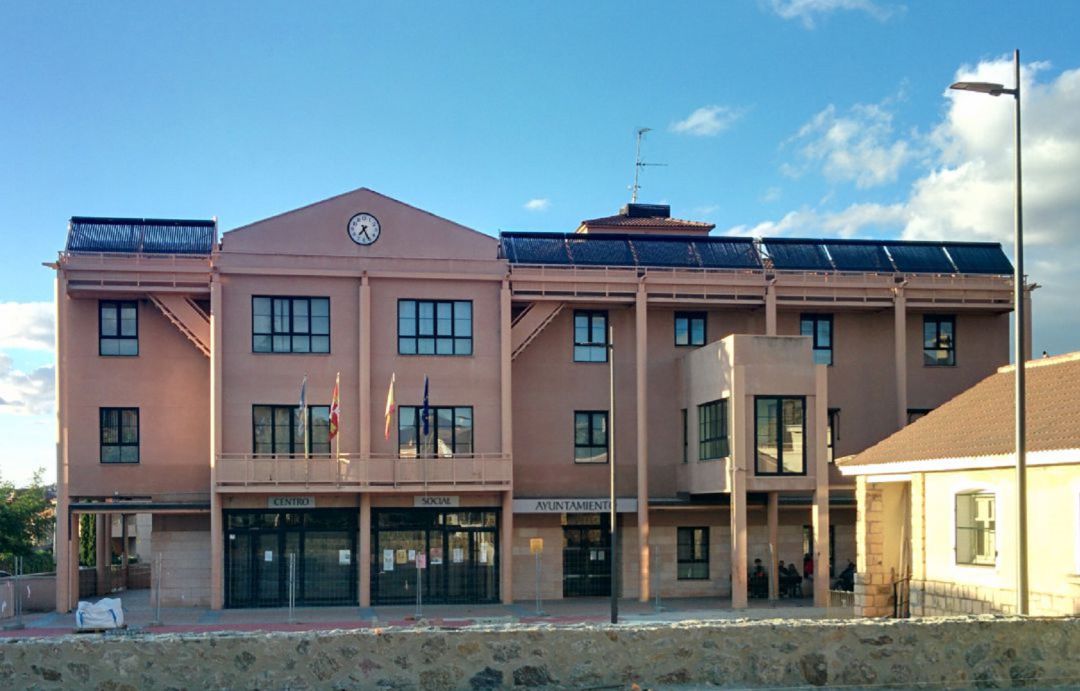 Fachada del Ayuntamiento de Palazuelos de Eresma Fachada del Ayuntamiento de Palazuelos de Eresma