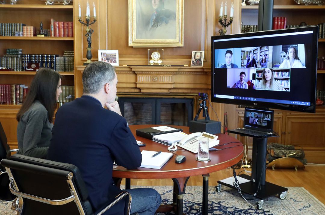 La segoviana Elvira Sastre habla sobre las necesidades de la cultura con los Reyes La segoviana Elvira Sastre habla sobre las necesidades de la cultura con los Reyes