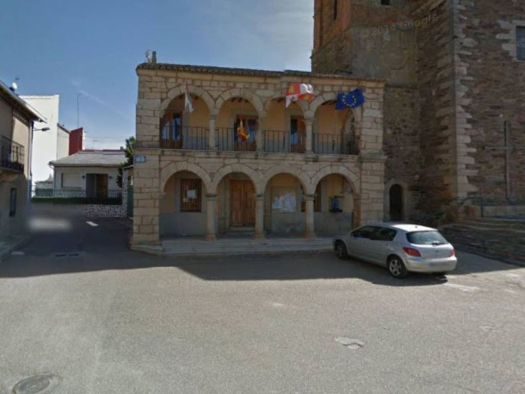 Ayuntamiento de Carbajales de Alba, una de las zonas que ya se encuentra en fase 1 Ayuntamiento de Carbajales de Alba, una de las zonas que ya se encuentra en fase 1