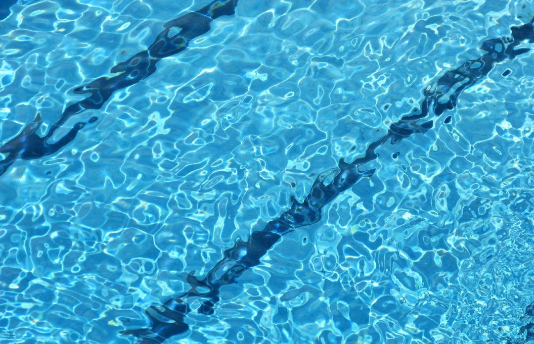 Imagen de archivo de una piscina Imagen de archivo de una piscina