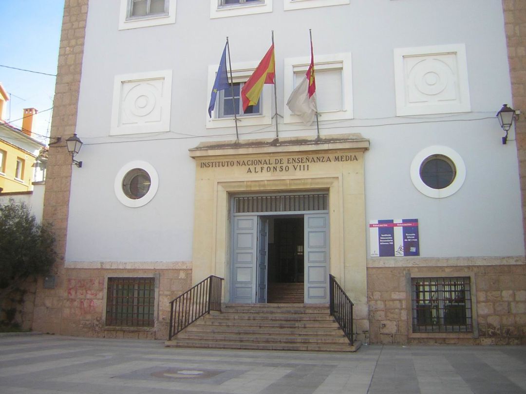 Entrada al IES Alfosno VIII Entrada al IES Alfosno VIII