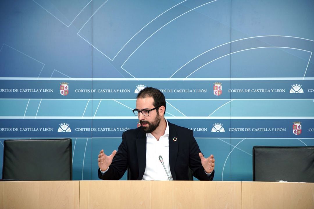 Ángel Hernández Ángel Hernández