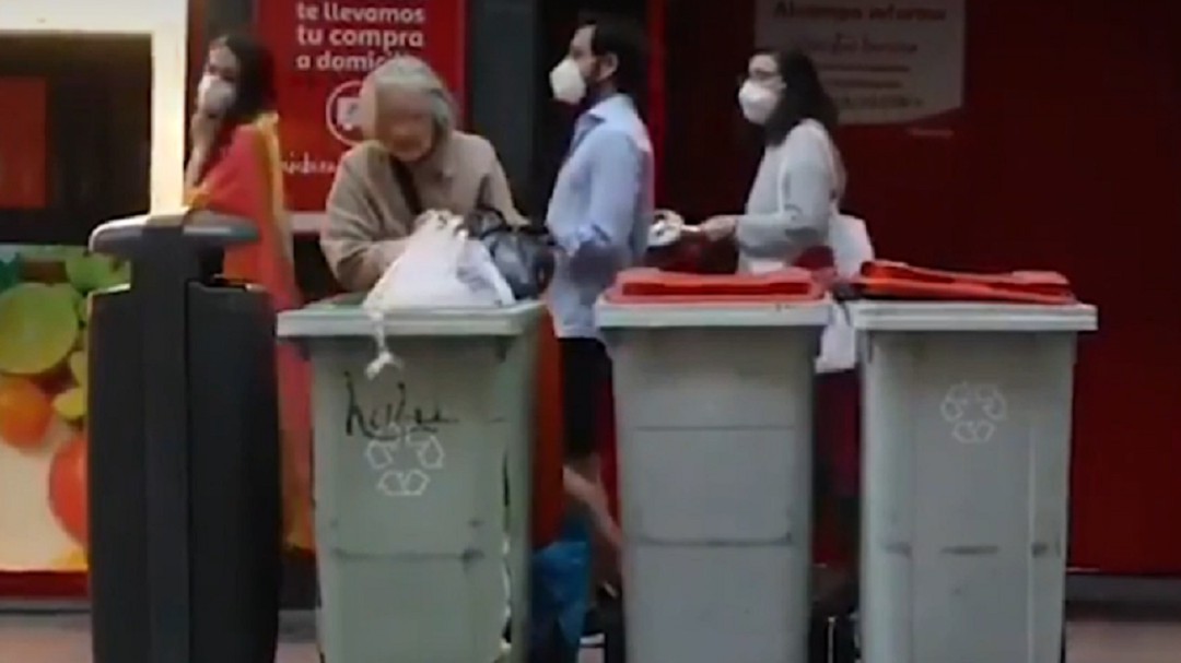El enfado del Gran Wyoming tras ver a una mujer buscando comida en la basura durante las protestas
