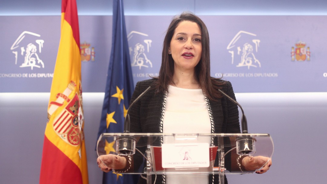 Inés Arrimadas da a luz a su primer hijo