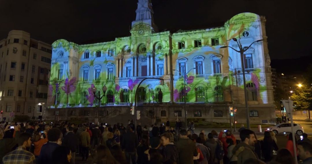 La edición de 2020 de Noche Blanca-Gau Zuria de otoño "tendrá un marcado acento local, apostando por creadores, artistas y proveedores vascos, en línea con lo aprobado en el Plan Bilbao Aurrera”.
La edición de 2020 de Noche Blanca-Gau Zuria de otoño "tendrá un marcado acento local, apostando por creadores, artistas y proveedores vascos, en línea con lo aprobado en el Plan Bilbao Aurrera”.