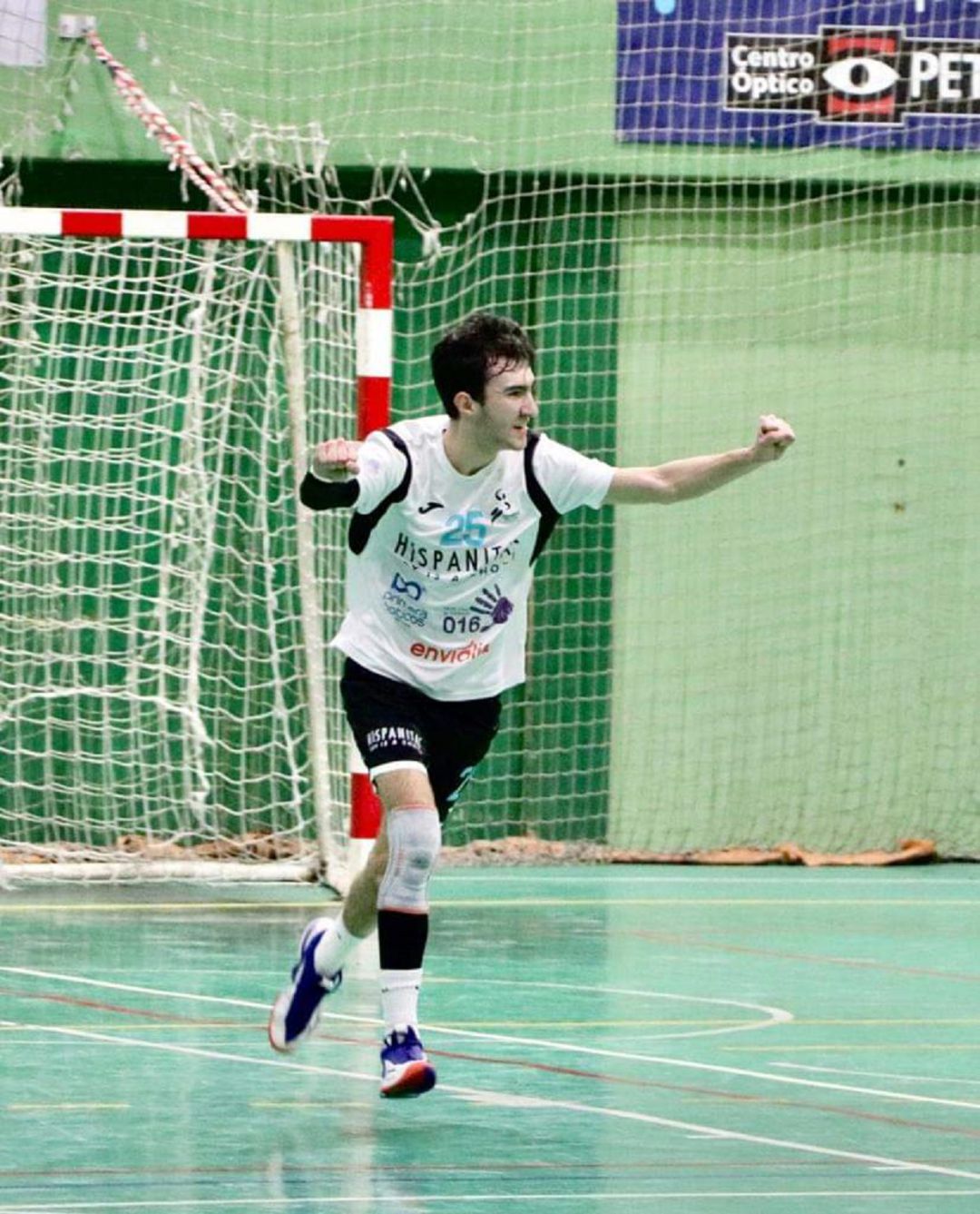 Adrián Juárez deja el Bm. Petrer para irse al Romo de Getxo Adrián Juárez deja el Bm. Petrer para irse al Romo de Getxo