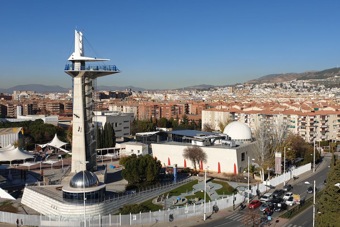 Vista de la ciudad de Granada con el Parque de las Ciencias en primer término Vista de la ciudad de Granada con el Parque de las Ciencias en primer término