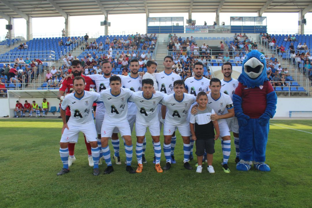 Jugadores posando antes de un partido en el Barbadillo Jugadores posando antes de un partido en el Barbadillo