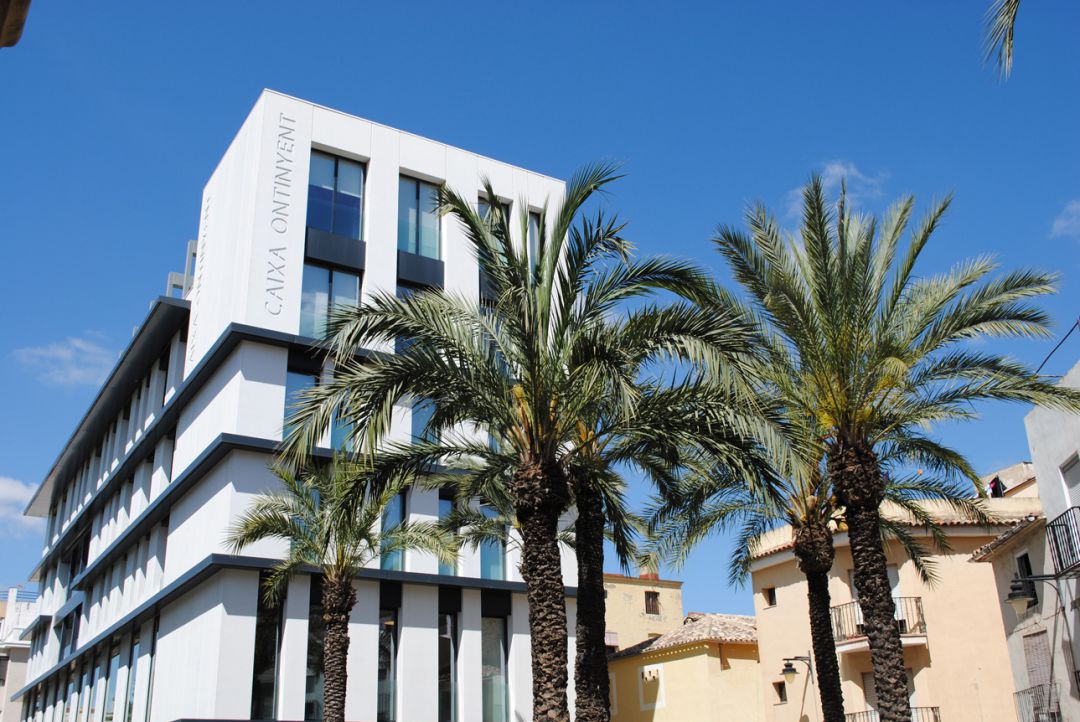 Imatge de l'exterior de la seu central de l'entitat bancària Imatge de l'exterior de la seu central de l'entitat bancària