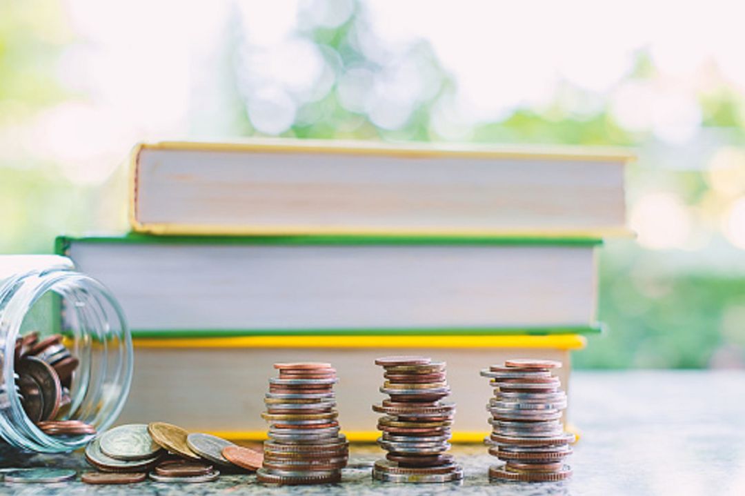 Libros y dinero Libros y dinero