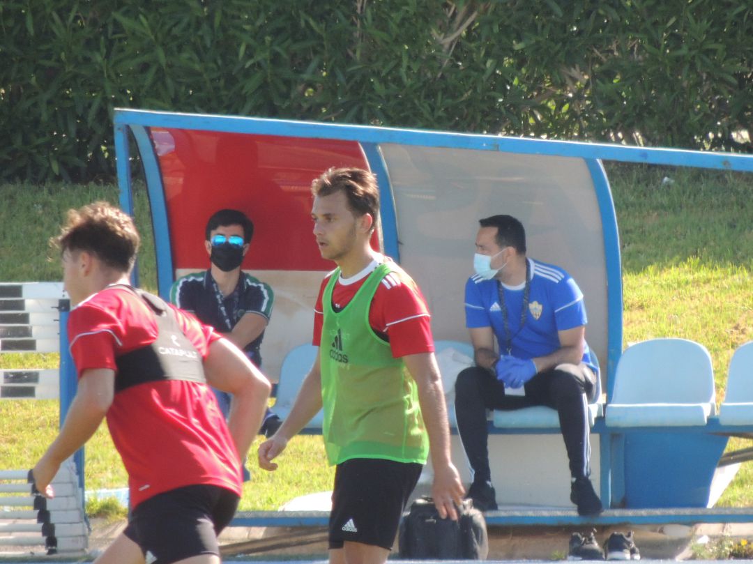 Mario Silva en el campo Anexo. Mario Silva en el campo Anexo.