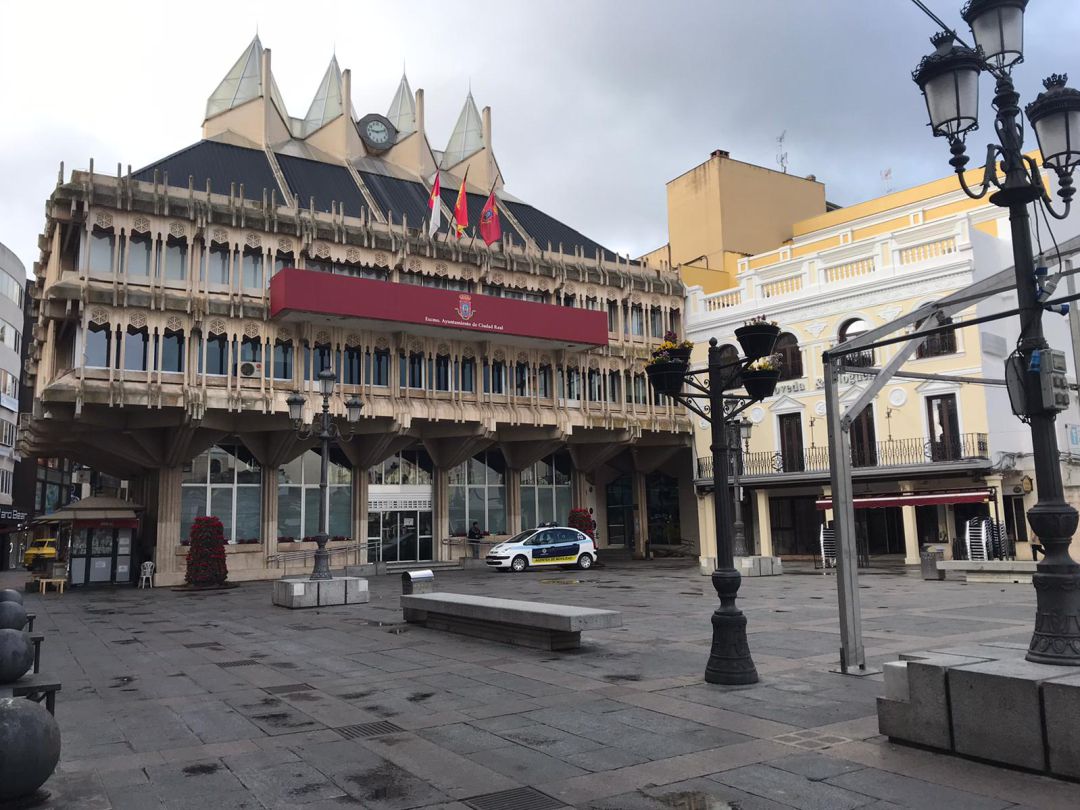 La Plaza Mayor de la capital, uno de los centros neurálgicos de la provincia, completamente vacía durante el confinamiento La Plaza Mayor de la capital, uno de los centros neurálgicos de la provincia, completamente vacía durante el confinamiento