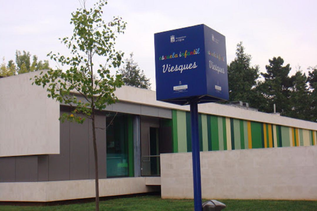 Exterior de la escuela infantil de Viesques (Gijón). Exterior de la escuela infantil de Viesques (Gijón).