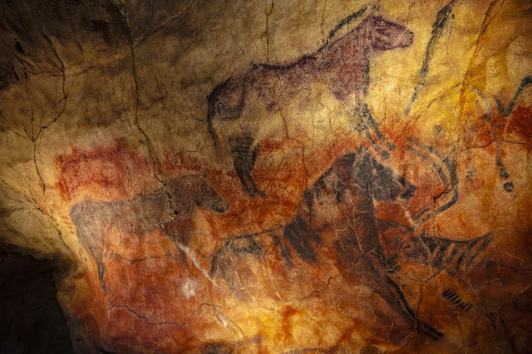 Pintura en la cueva de Tito Bustillo. Pintura en la cueva de Tito Bustillo.