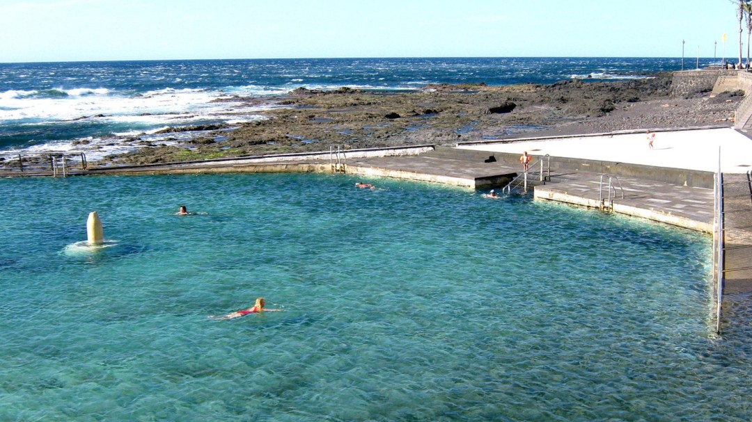 La Laguna controlará el aforo y delimitará el espacio de zonas comunes en las piscinas naturales