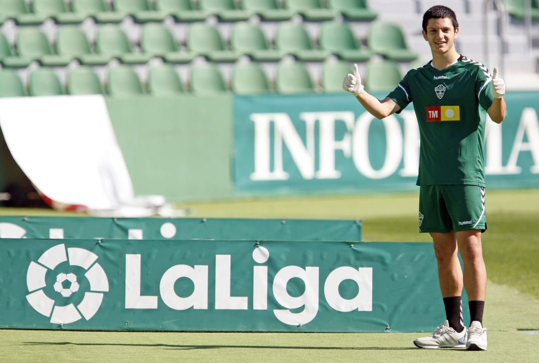 Jony en un entrenamiento con el Elche en el Martínez Valero Jony en un entrenamiento con el Elche en el Martínez Valero