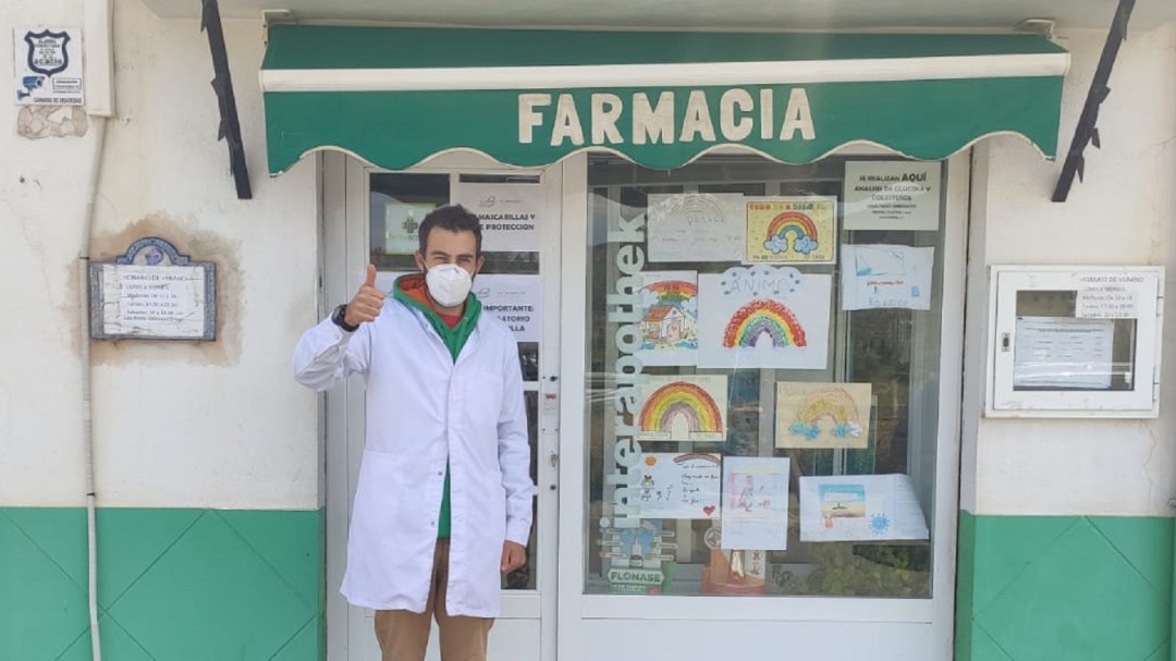 El farmacéutico de Aldeire promueve un cambio en el IVA de las mascarillas