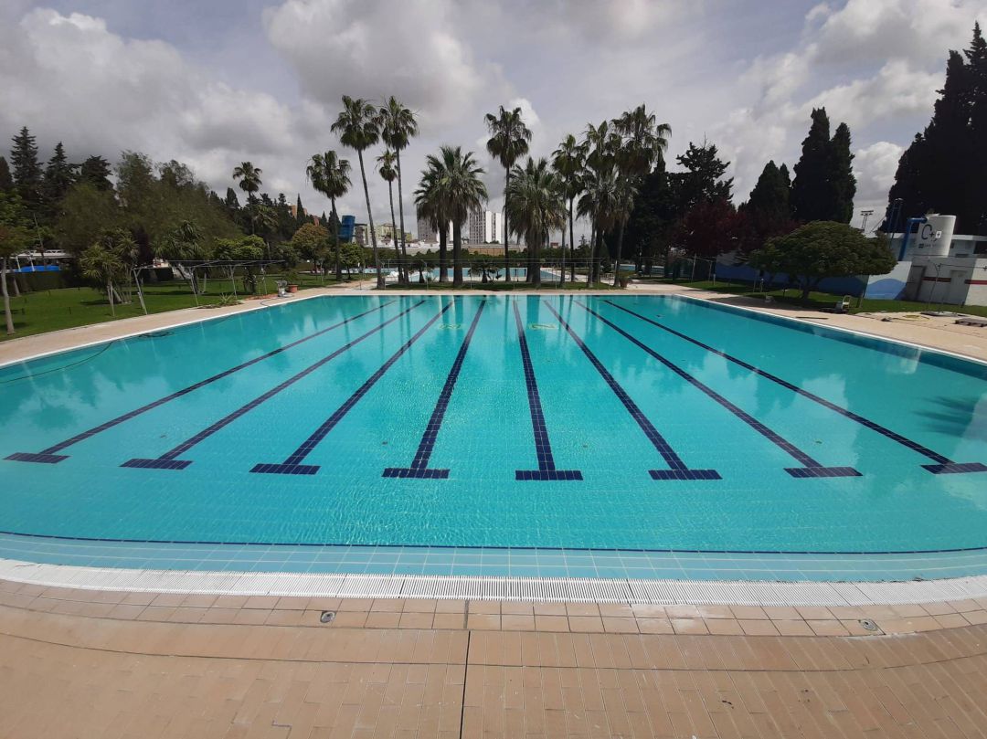 La zona de piscinas permanecerá cerrada por ahora La zona de piscinas permanecerá cerrada por ahora