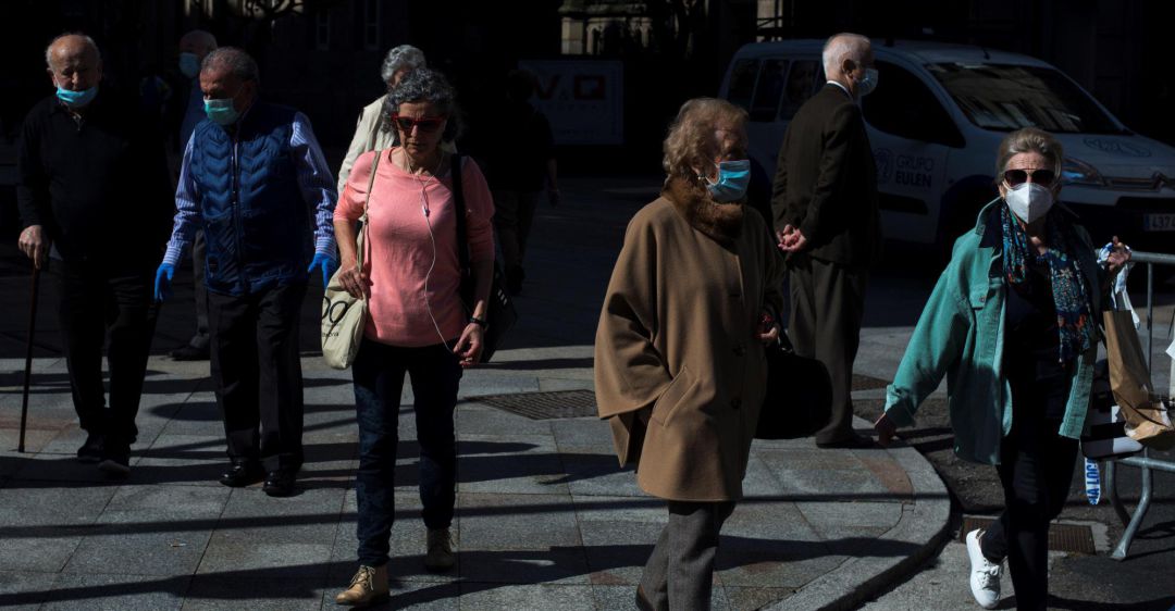 La Fase 2 ampliará los horarios para salir a la calle, y mejorará el aforo en comercios y hostelería La Fase 2 ampliará los horarios para salir a la calle, y mejorará el aforo en comercios y hostelería