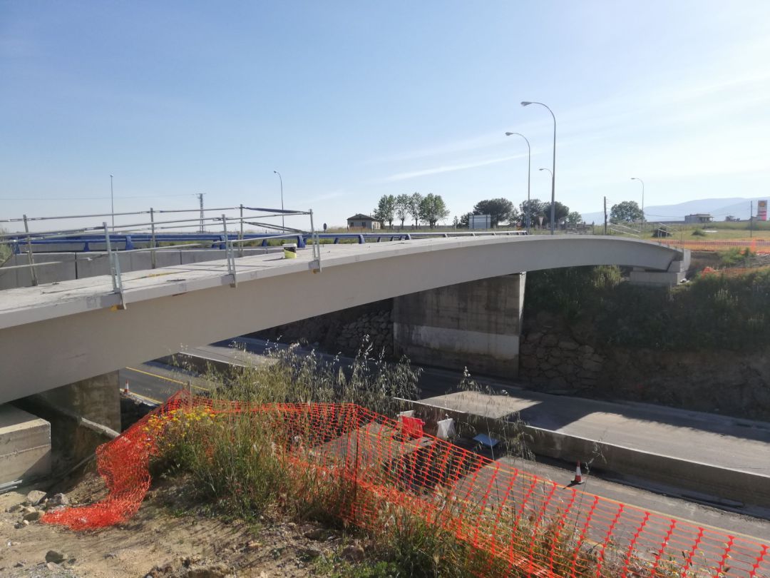 Imagen de la estructura de hormigón que unirá de manera peatonal San Cristóbal con Segovia Imagen de la estructura de hormigón que unirá de manera peatonal San Cristóbal con Segovia