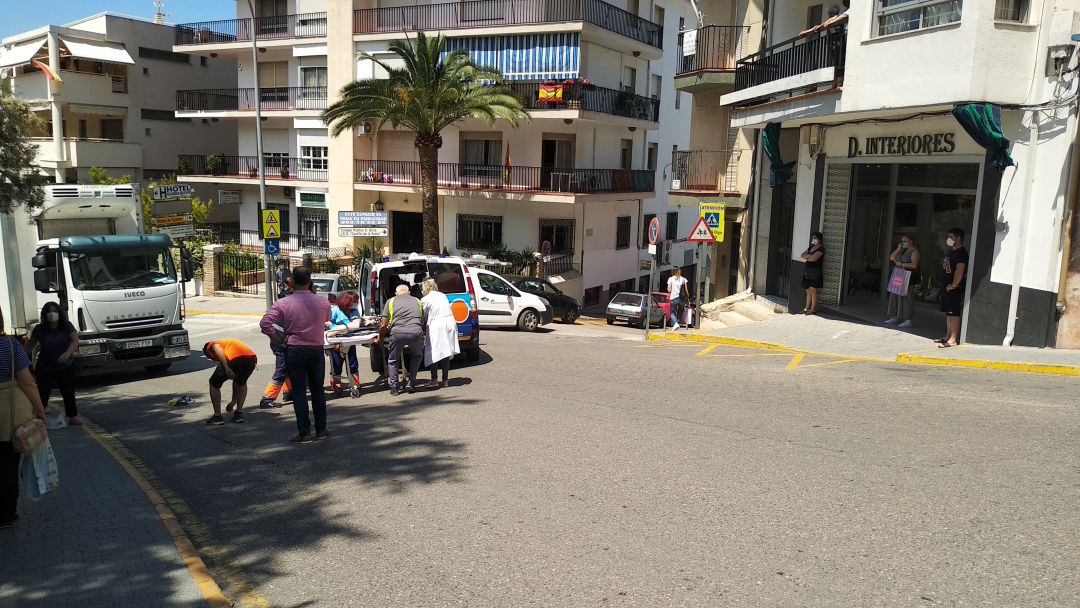 La mujer ha sido trasladada en ambulancia al Hospital de Úbeda La mujer ha sido trasladada en ambulancia al Hospital de Úbeda