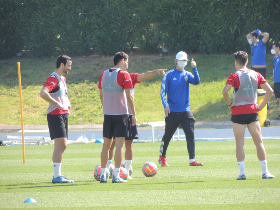 Guti, contento con el trabajo de los jugadores. Guti, contento con el trabajo de los jugadores.
