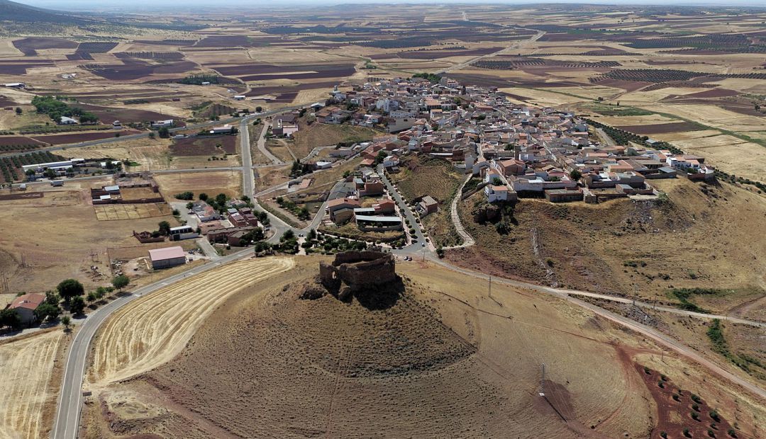 Imagen aérea de la localidad de Alhmabra y Pozo de la Serna Imagen aérea de la localidad de Alhmabra y Pozo de la Serna