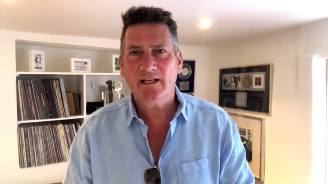 Tony Hadley envió un mensaje avalando la pronunciación de su nombre Tony Hadley envió un mensaje avalando la pronunciación de su nombre