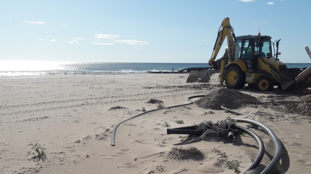 Avanzan los trabajos en las playas afectadas por el temporal Gloria