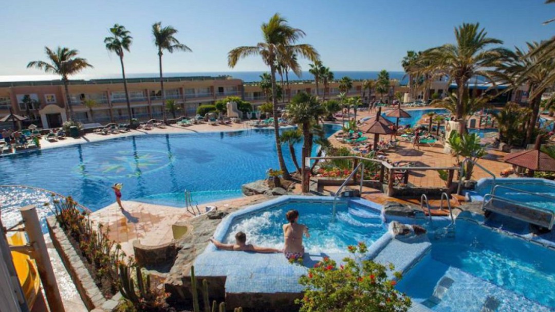Los hoteleros canarios, esperanzados con la vuelta del turismo internacional en julio