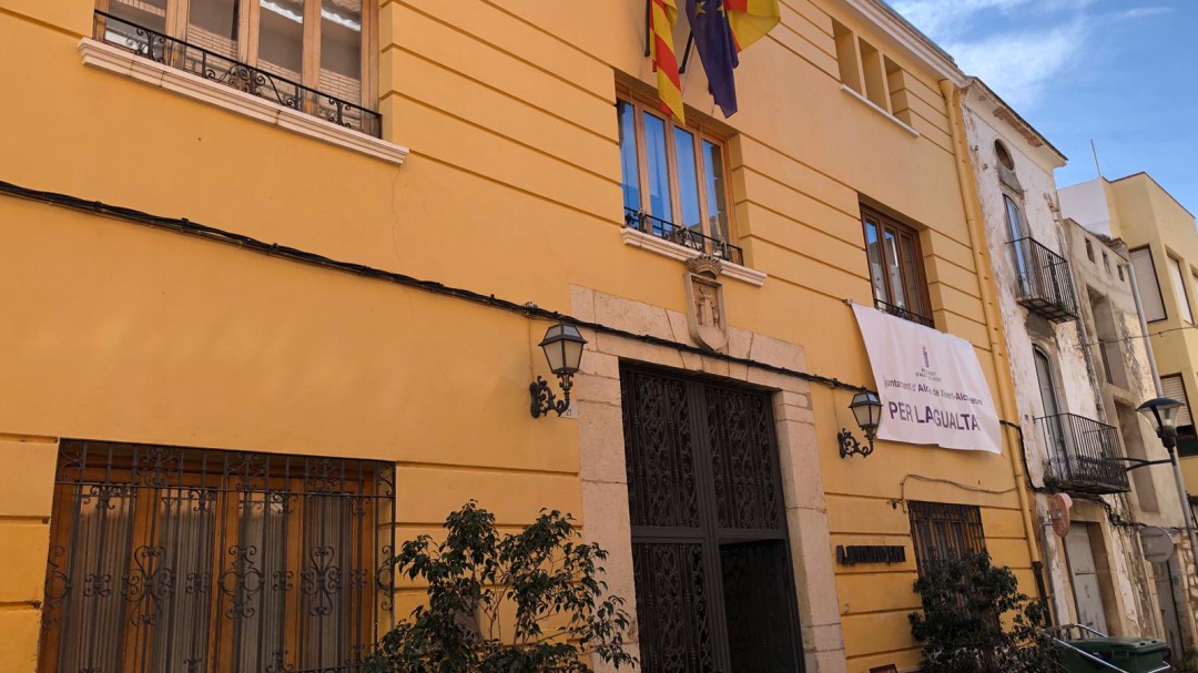 Alcalà-Alcossebre lleva a pleno la modificación de la ordenanza para prohibir en el top manta