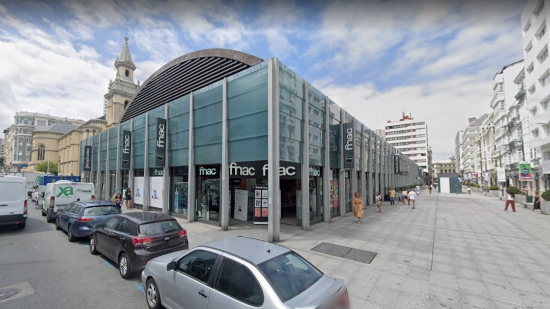 Grandes firmas reabren sus establecimientos en A Coruña