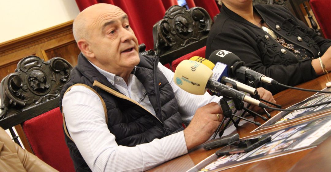 El concejal de Comercio, José Luis Madueño, durante una rueda de prensa El concejal de Comercio, José Luis Madueño, durante una rueda de prensa
