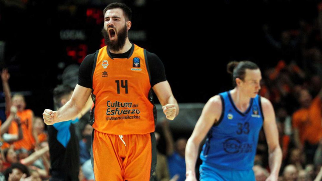Bojan Dubljevic celebra una canasta contra Alba Berlín. Bojan Dubljevic celebra una canasta contra Alba Berlín.