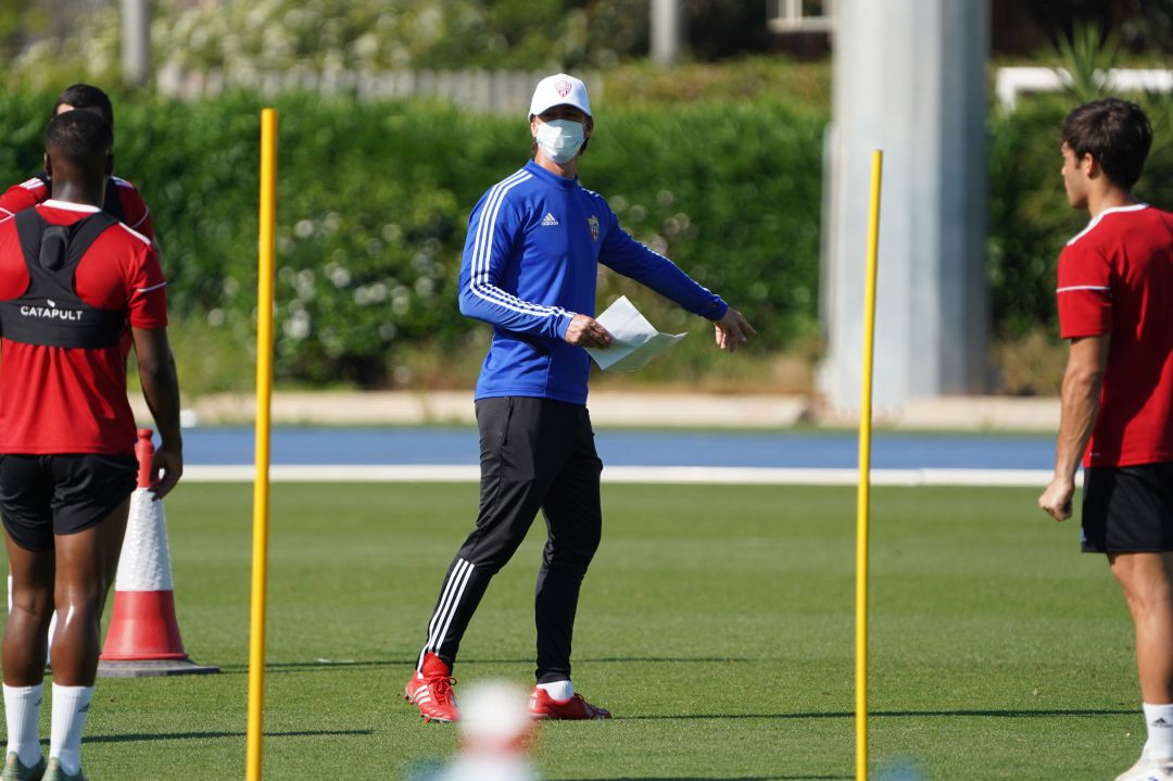 Guti en el campo Anexo. Guti en el campo Anexo.
