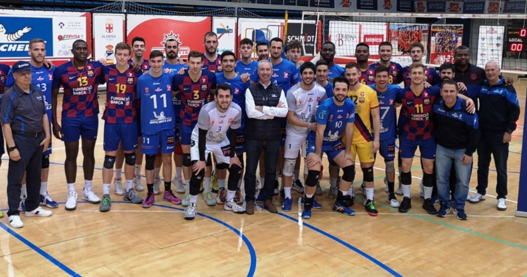 Los jugadores del Michelín Mintonette en el partido frente al Barça. Los jugadores del Michelín Mintonette en el partido frente al Barça.