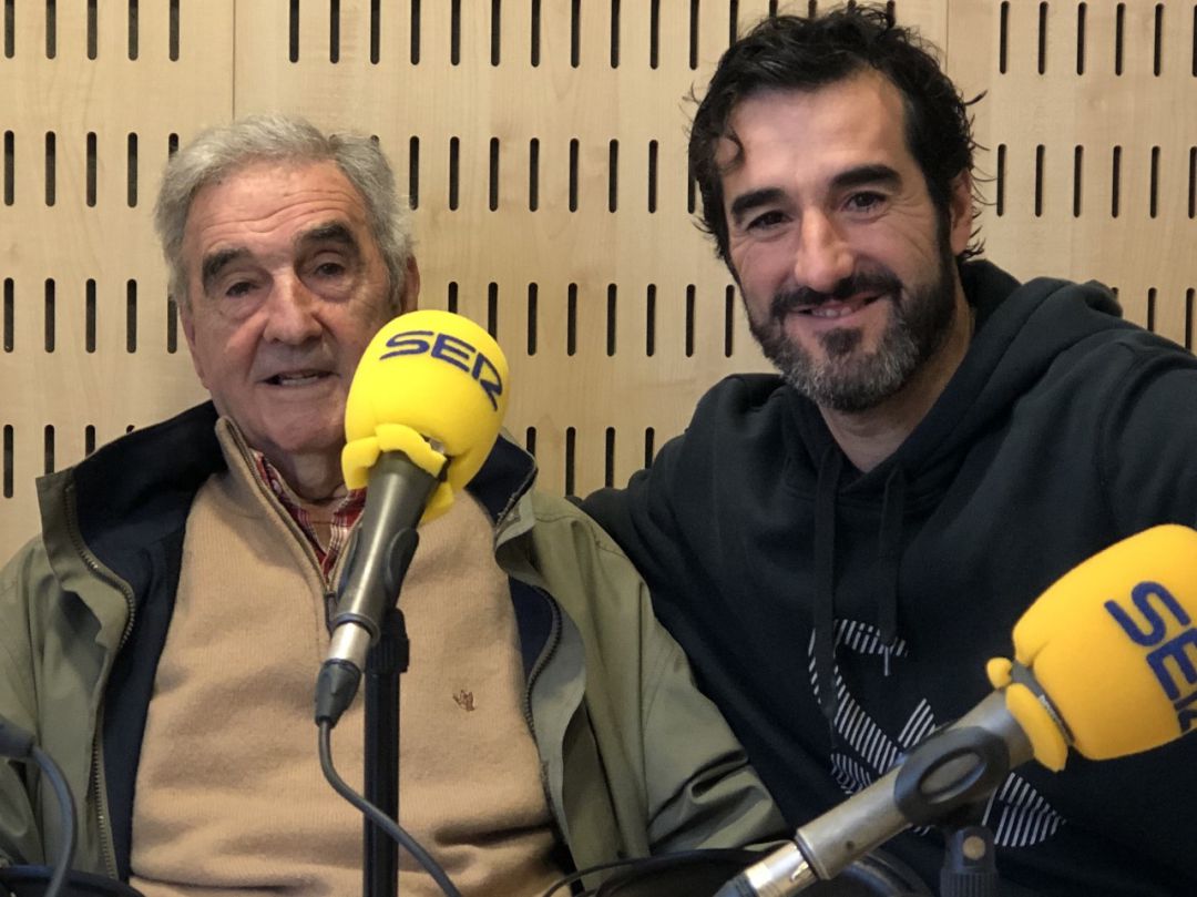 Campanal junto a uno de sus hijos en una entrevista en la SER. Campanal junto a uno de sus hijos en una entrevista en la SER.