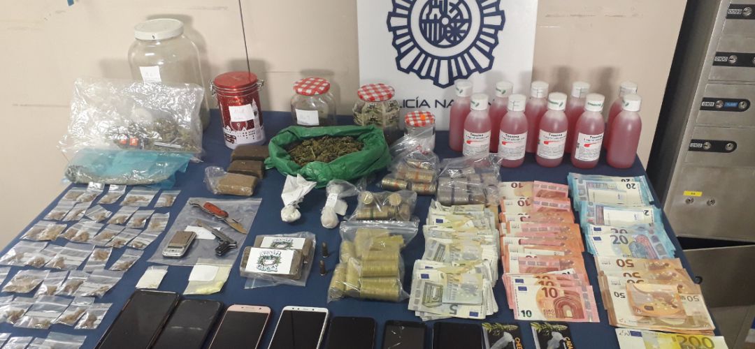 Diez detenidos y seis tipos de droga intervenida en dos narcopisos en San Sebastián de los Reyes Diez detenidos y seis tipos de droga intervenida en dos narcopisos en San Sebastián de los Reyes