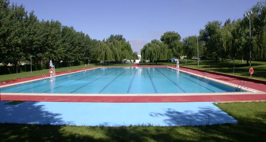 Piscina de Arroyo de San Serván Piscina de Arroyo de San Serván