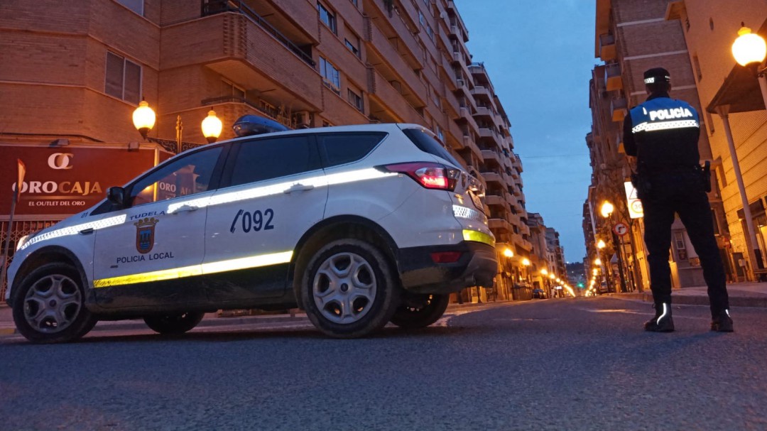 Detenido en Tudela por intentar tirar a su mujer por la ventana