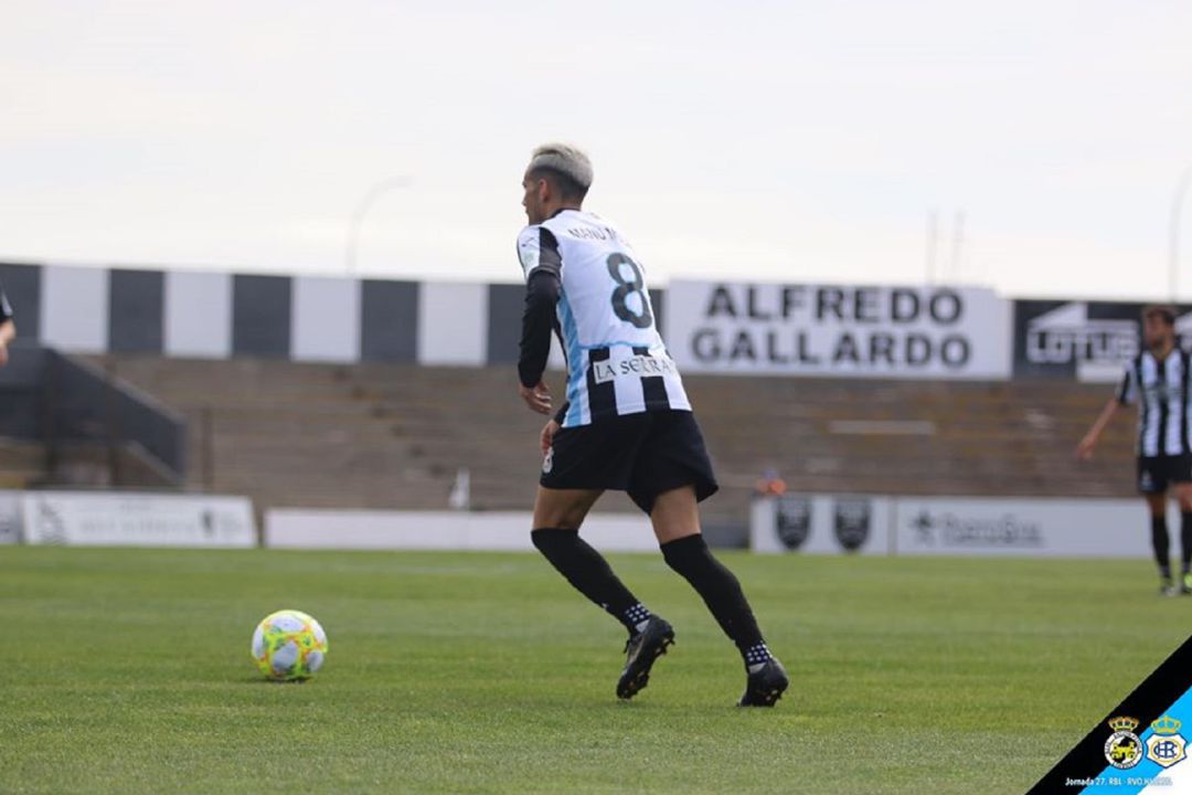 Manu Molina en un partido. Manu Molina en un partido.