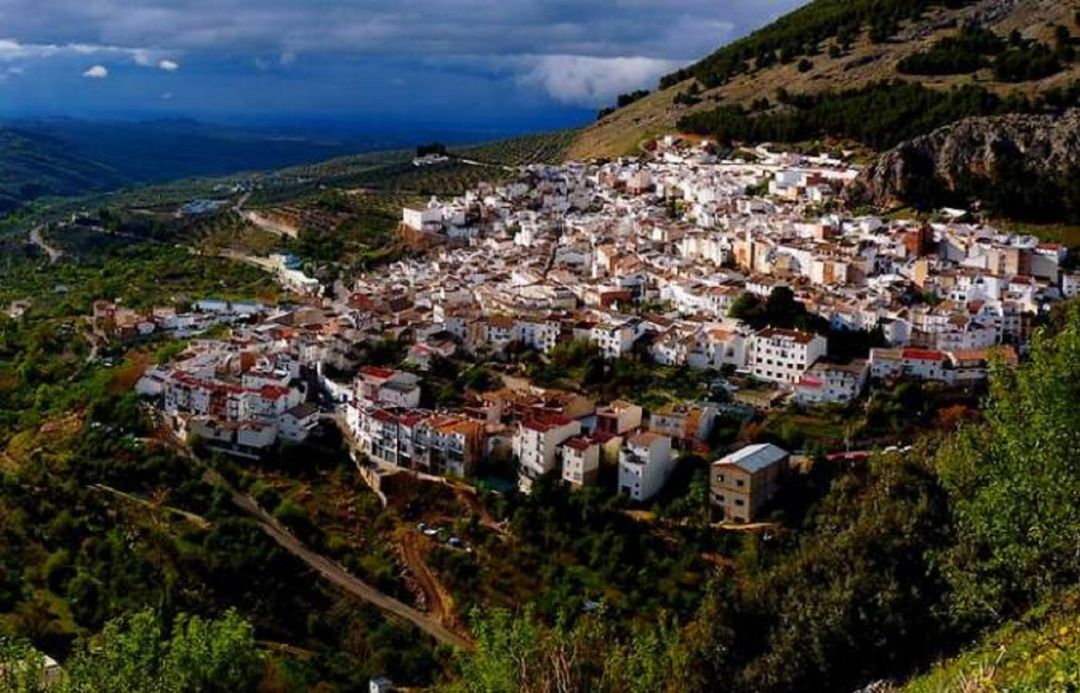 Torres, uno de los municipios de la comarca de Sierra Mágina Torres, uno de los municipios de la comarca de Sierra Mágina