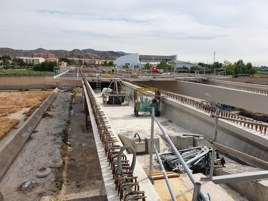 Las obras del nuevo viaducto sobre el río Guadalentín entran en su fase final Las obras del nuevo viaducto sobre el río Guadalentín entran en su fase final