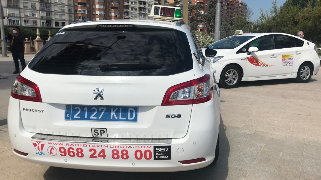 Radio Taxi Murcia inicia una campaña solidaria junto al Banco de Alimentos